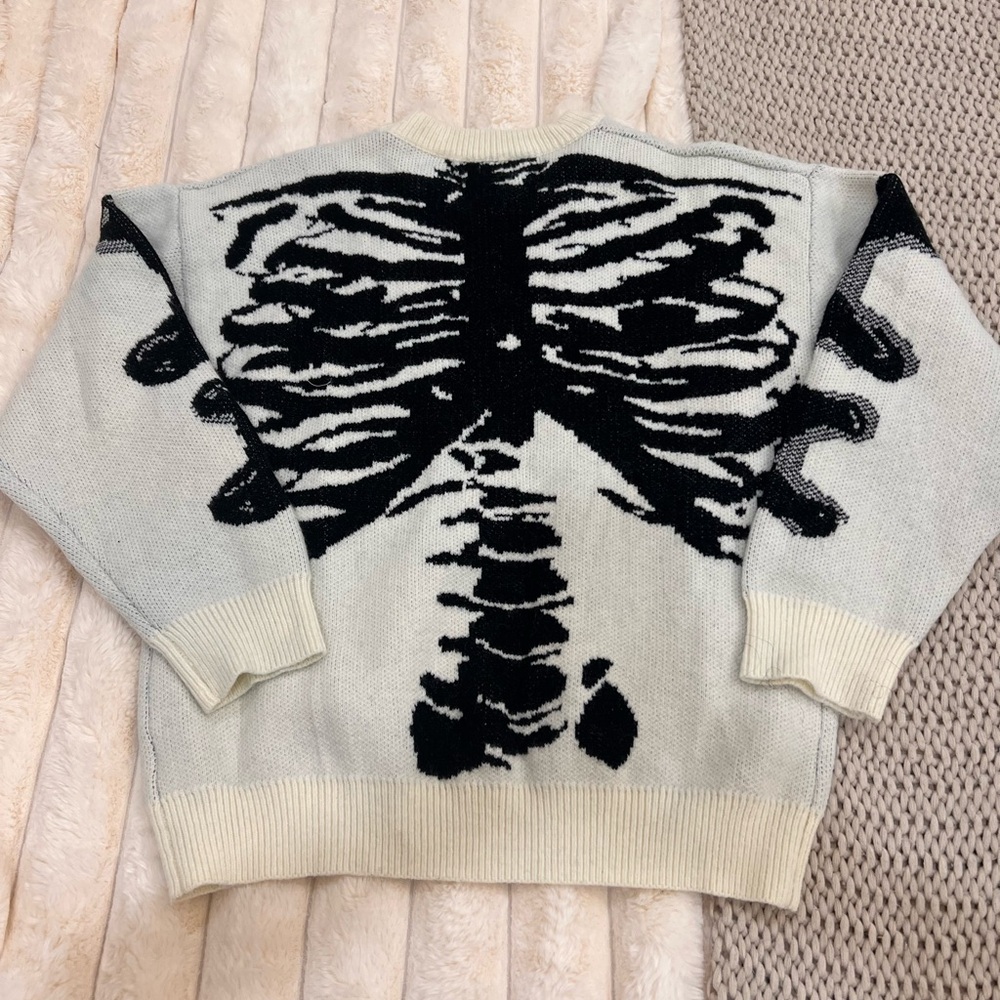 Aelfric Eden Black and Cream Knit Sweater